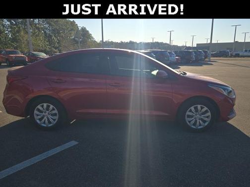 2022 Hyundai Accent SE