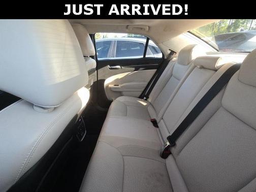 2017 Chrysler 300C Base