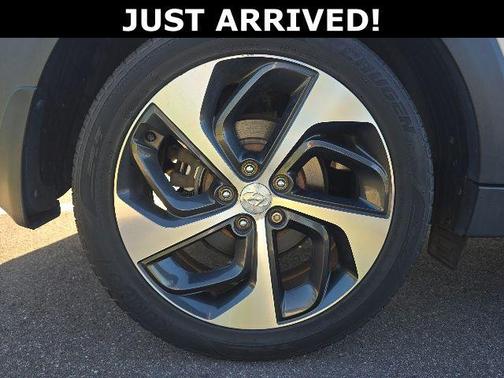 Dazzling White 2017 Hyundai TUCSON Limited