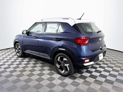 2026 Hyundai VENUE SEL w/Two-Tone Roof