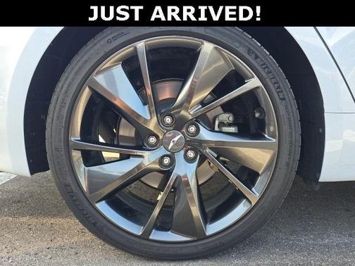 2023 Genesis G70 2.0T RWD
