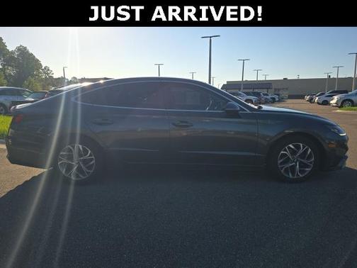 2022 Hyundai SONATA SEL