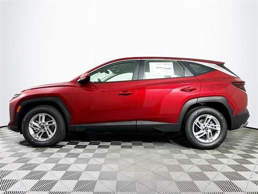 2025 Hyundai TUCSON SE
