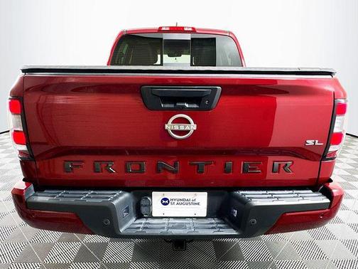 2024 Nissan Frontier SL