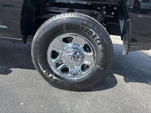 2025 RAM 2500 Tradesman Crew Cab 4x4 6'4' Box