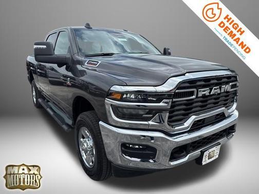 2025 RAM 2500 Tradesman Crew Cab 4x4 6'4' Box