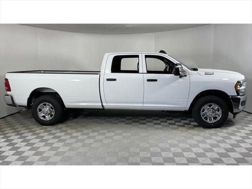 2024 RAM 2500 Tradesman Crew Cab 4x2 8' Box