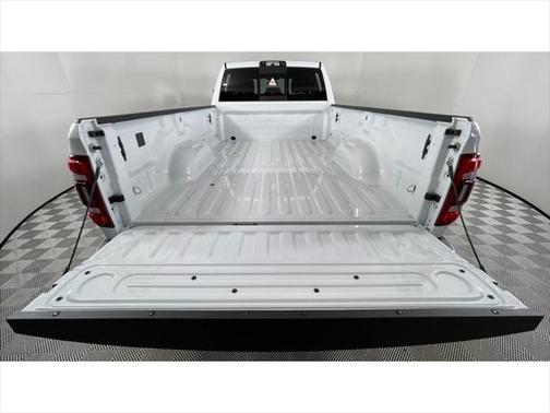 2024 RAM 2500 Tradesman Crew Cab 4x2 8' Box