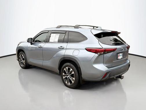 2020 Toyota Highlander Hybrid XLE