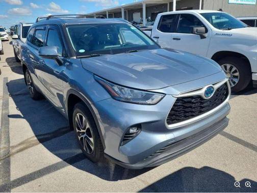2020 Toyota Highlander Hybrid XLE