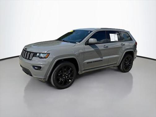 2022 Jeep Grand Cherokee Laredo