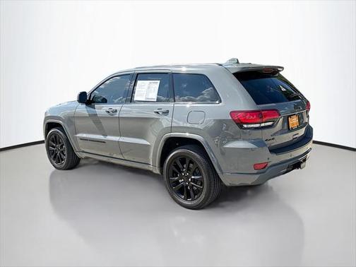 2022 Jeep Grand Cherokee Laredo