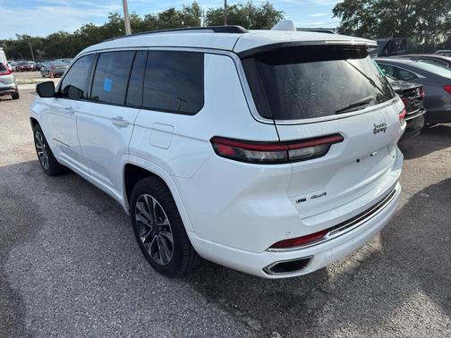 2022 Jeep Grand Cherokee L Overland