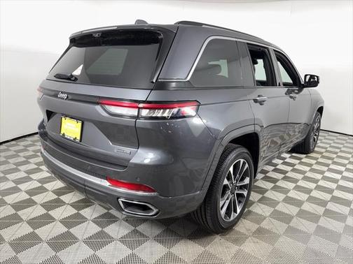 2022 Jeep Grand Cherokee Overland