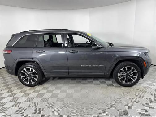 2022 Jeep Grand Cherokee Overland