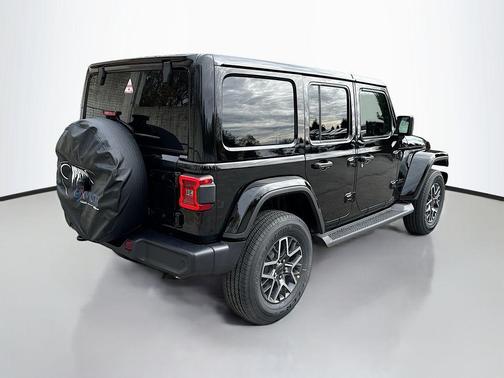 2026 Jeep Wrangler 4-Door Sahara 4x4