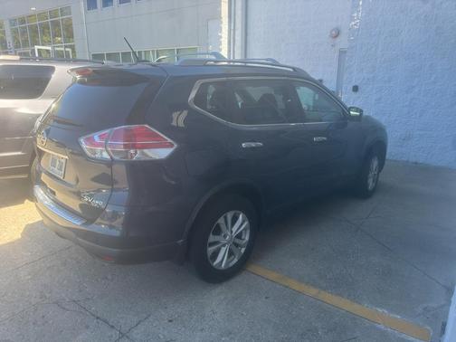 2016 Nissan Rogue SV