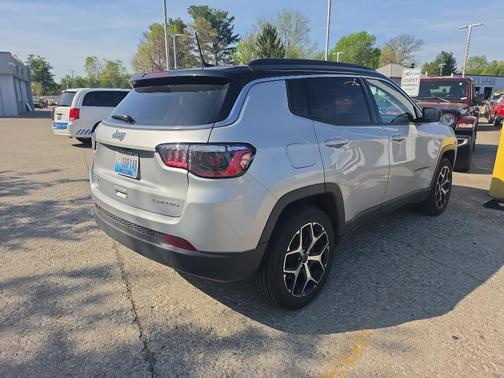 Silver Zynith Metallic Clearcoat 2025 Jeep Compass Limited