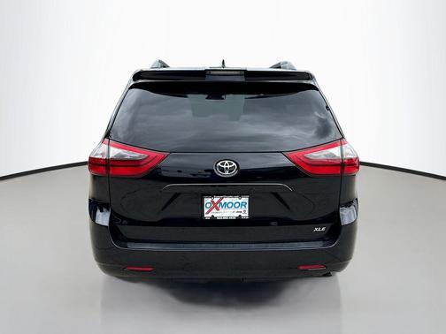 2020 Toyota Sienna XLE