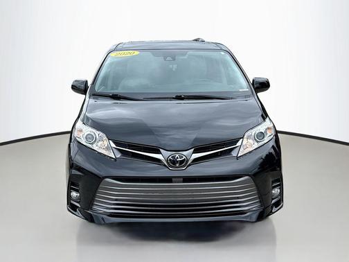2020 Toyota Sienna XLE