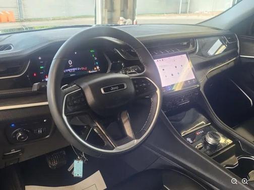 Diamond Black Crystal Pearlcoat 2024 Jeep Grand Cherokee 4xe Base