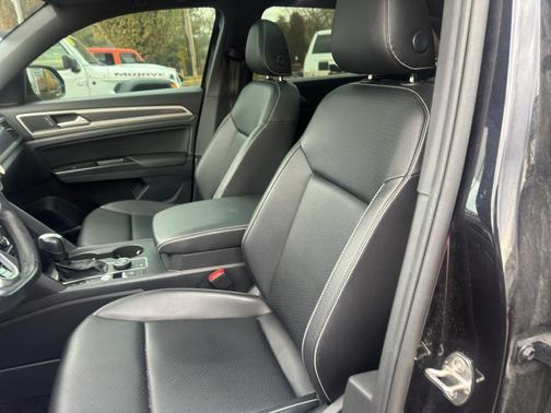 2020 Volkswagen Atlas Cross Sport 3.6L V6 SE w/Technology R-Line