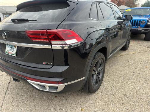 2020 Volkswagen Atlas Cross Sport 3.6L V6 SE w/Technology R-Line