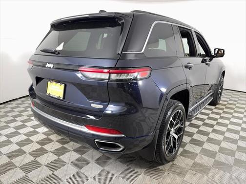 2024 Jeep Grand Cherokee Summit
