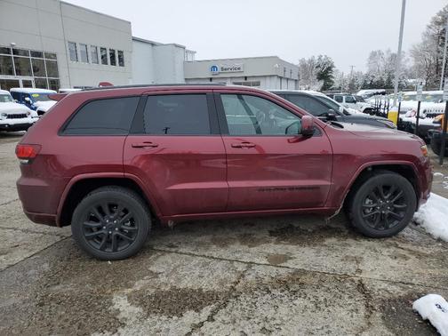 2022 Jeep Grand Cherokee Laredo