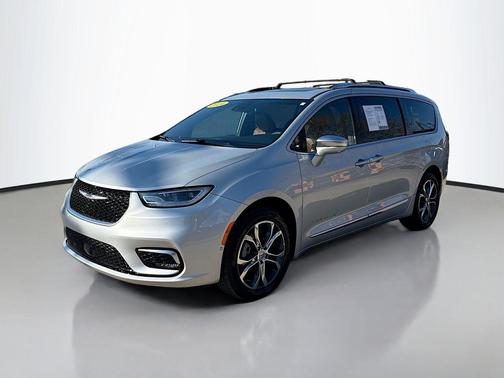 2024 Chrysler Pacifica L