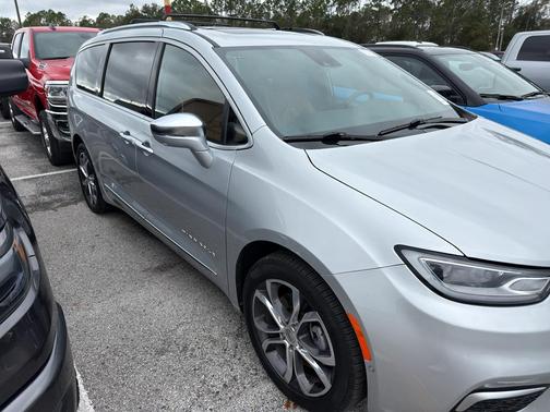 2024 Chrysler Pacifica L