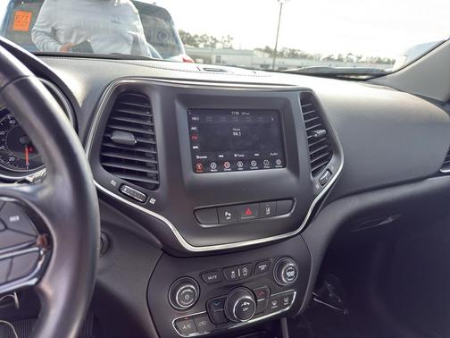 2021 Jeep Cherokee Altitude