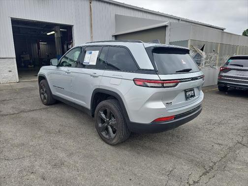 2024 Jeep Grand Cherokee Altitude