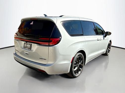 2026 Chrysler Pacifica Limited