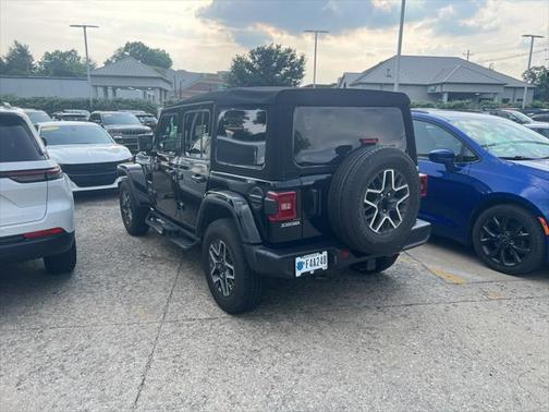 2024 Jeep Wrangler 4-Door Sahara 4x4