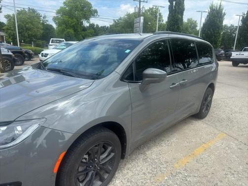 2020 Chrysler Pacifica L