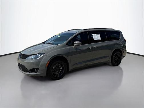 2020 Chrysler Pacifica L