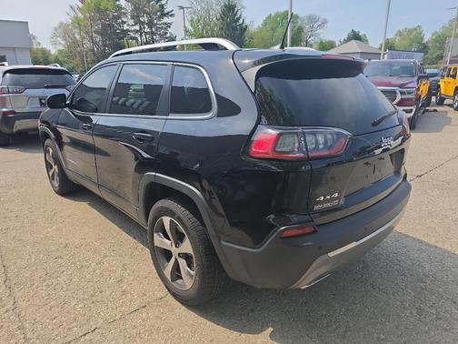 Diamond Black Crystal Pearlcoat 2020 Jeep Cherokee Limited