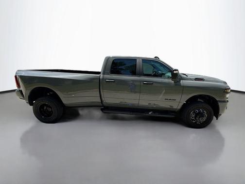 Ceramic Gray Clearcoat 2026 RAM 3500 Big Horn Crew Cab 4x4 8' Box