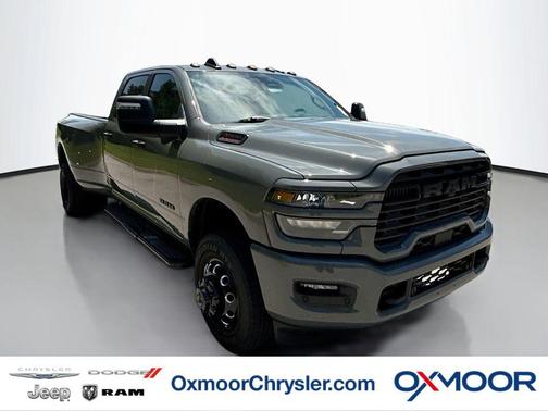 Ceramic Gray Clearcoat 2026 RAM 3500 Big Horn Crew Cab 4x4 8' Box
