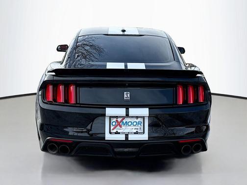 2018 Ford Shelby GT350 Base