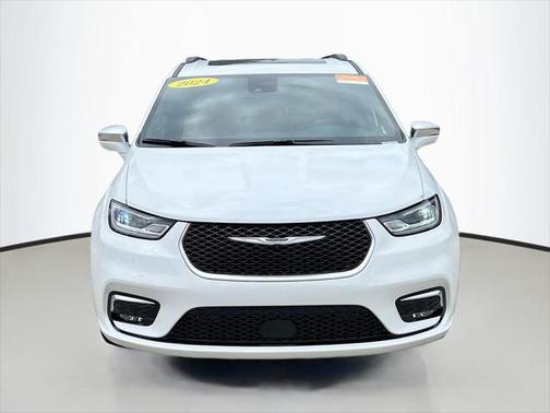 2024 Chrysler Pacifica L