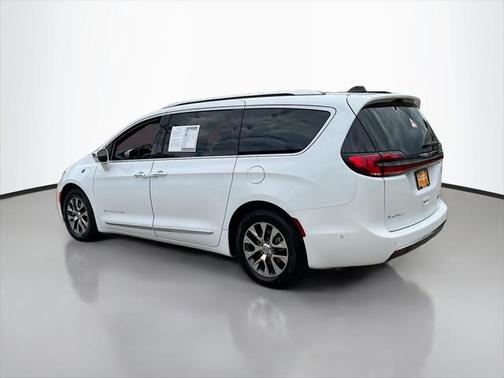 2024 Chrysler Pacifica L