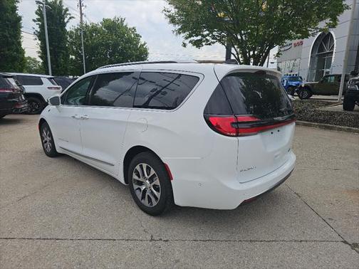 2024 Chrysler Pacifica L