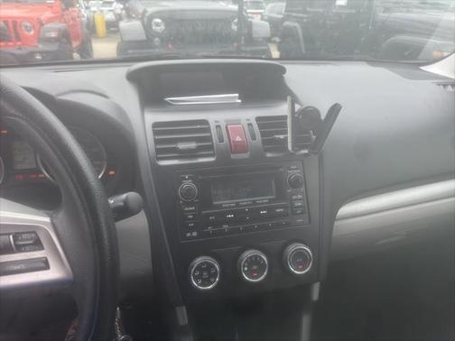2014 Subaru Forester 2.5i
