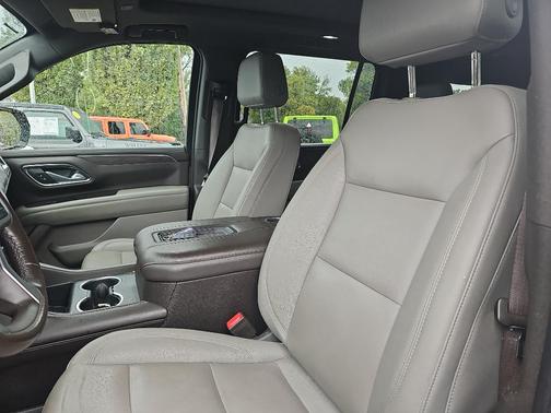 2022 Chevrolet Suburban LT