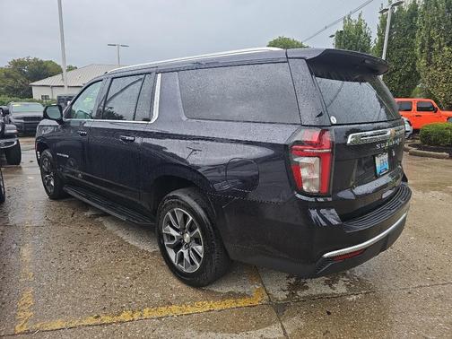 2022 Chevrolet Suburban LT