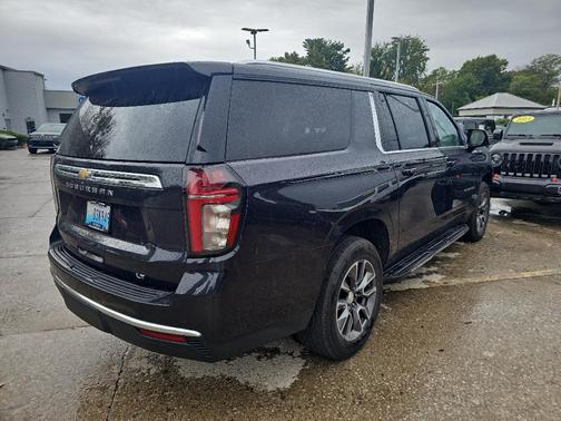 2022 Chevrolet Suburban LT
