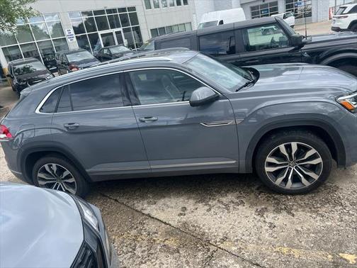 2023 Volkswagen Atlas Cross Sport 3.6L V6 SEL Premium R-Line