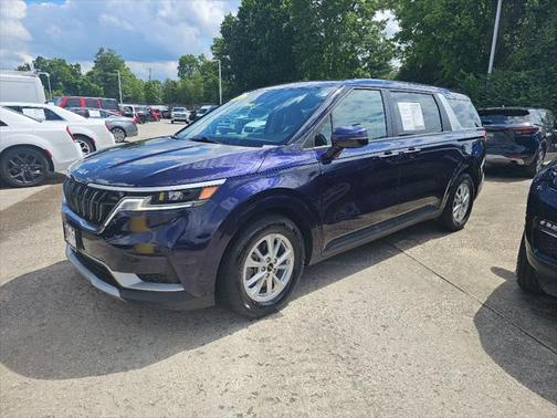 2024 Kia Carnival LX